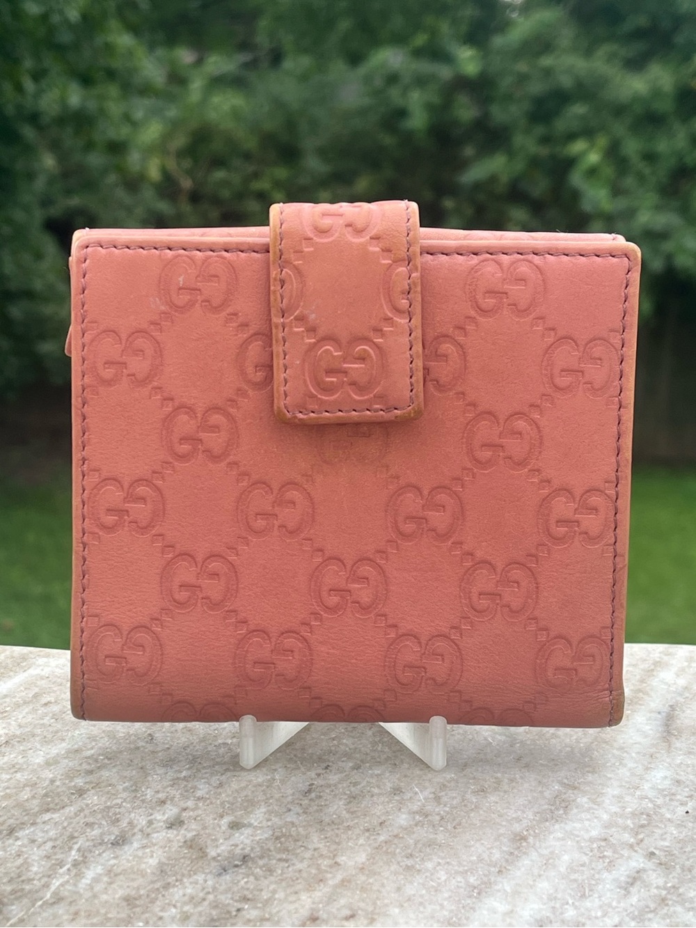 Gucci Compact Bifold Wallet GG Embossed Pink Shima Leather with Gold Charm - Picture 2 of 16